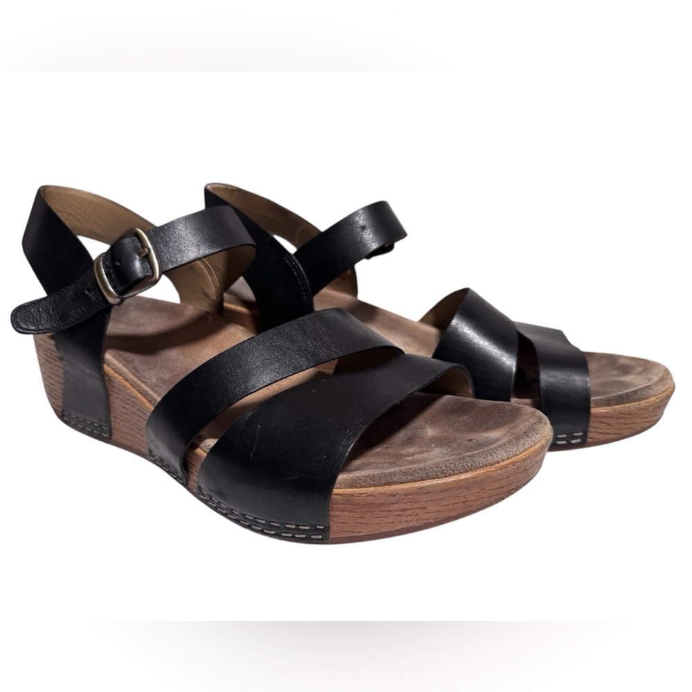 Dansko Women’s Lindsay Black Leather Sandals - EUR 39